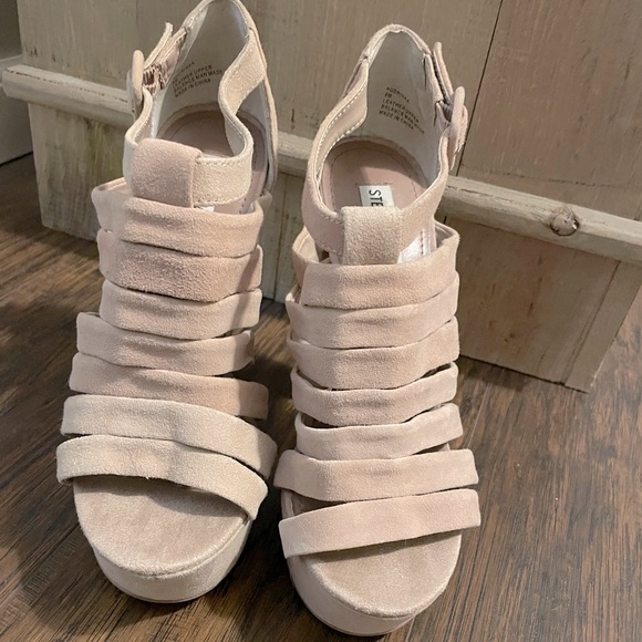Steve Madden Nude Suede Platform Sandals Size 8 - worn once! - Picture 11 of 11